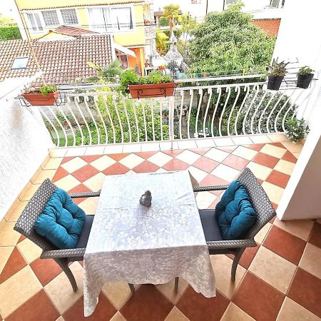 Отель Lovely Family House Robi Ровинь Экстерьер фото