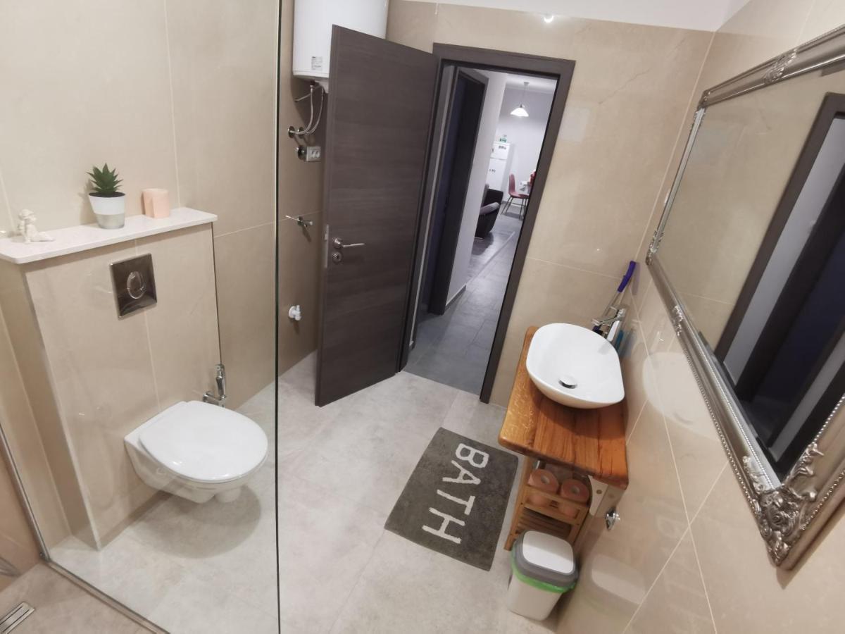 Отель Lovely Family House Robi Ровинь Экстерьер фото