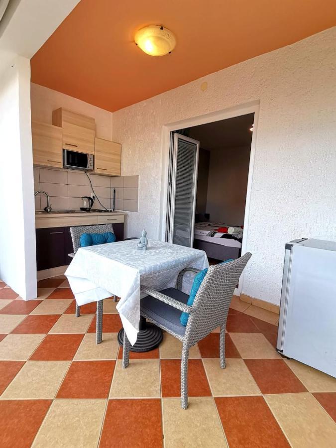 Отель Lovely Family House Robi Ровинь Экстерьер фото