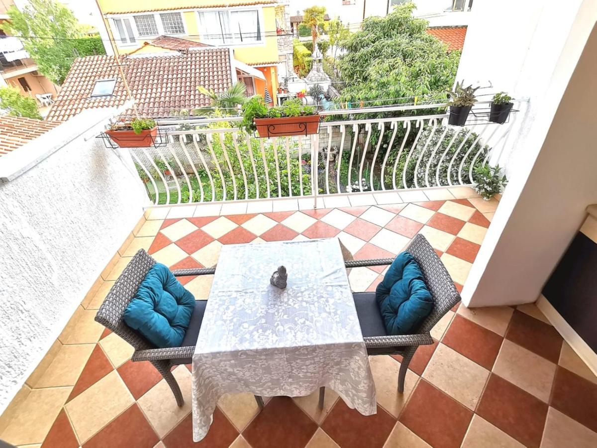 Отель Lovely Family House Robi Ровинь Экстерьер фото