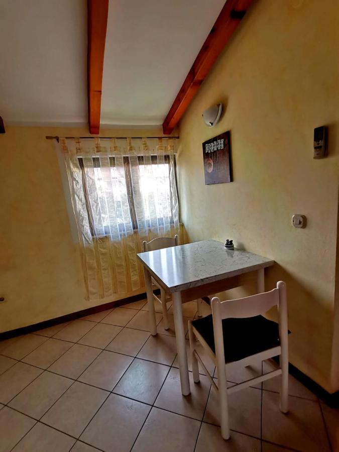 Отель Lovely Family House Robi Ровинь Экстерьер фото