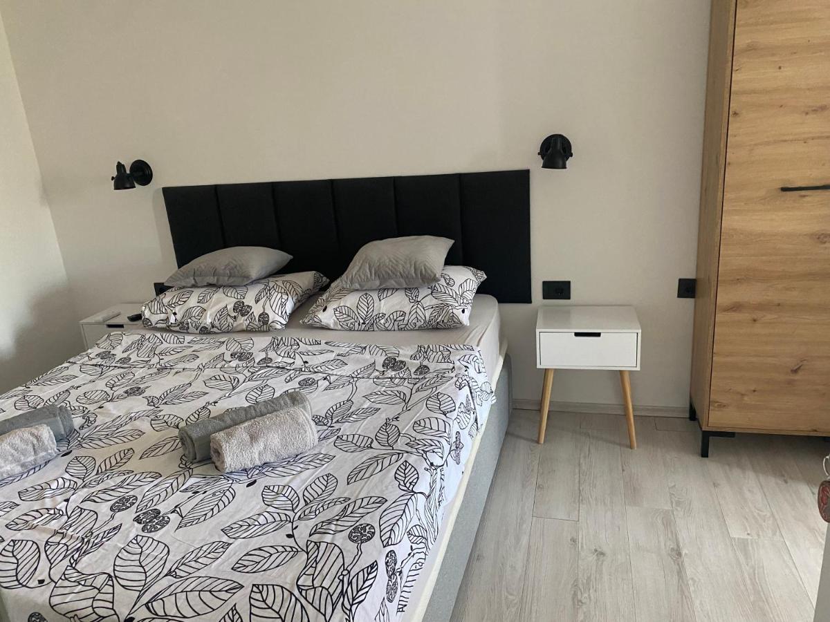 Отель Lovely Family House Robi Ровинь Экстерьер фото