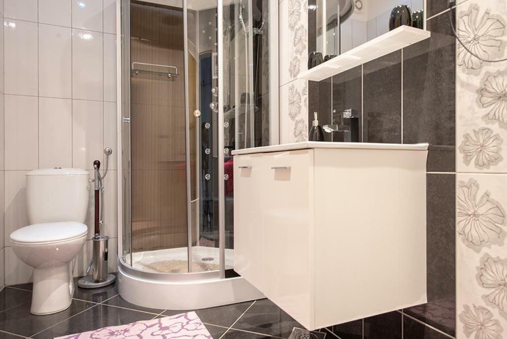 Отель Lovely Family House Robi Ровинь Экстерьер фото